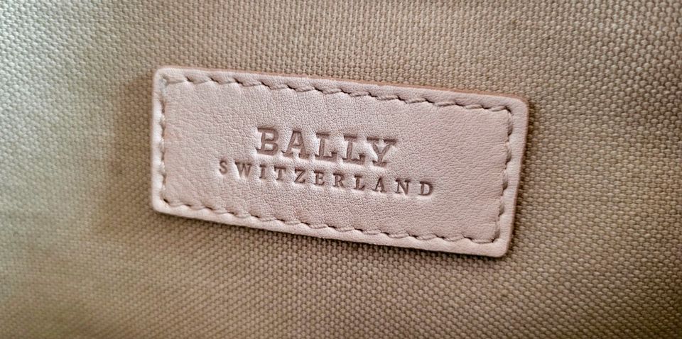 BALLY Handtasche / Shopper / Schultertasche Beyra Elfenbein / NEU in Stuttgart