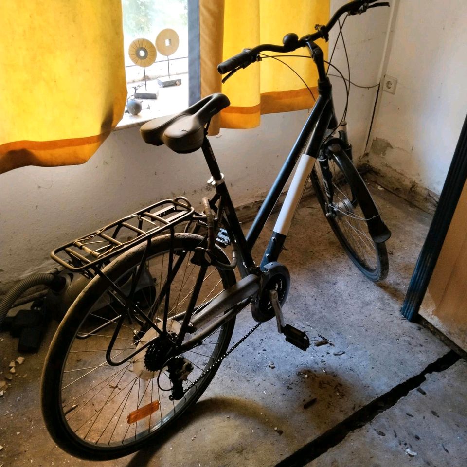 Verkaufe ein gebrauchtes Alu-Fahrrad 28 Zoll in Emden