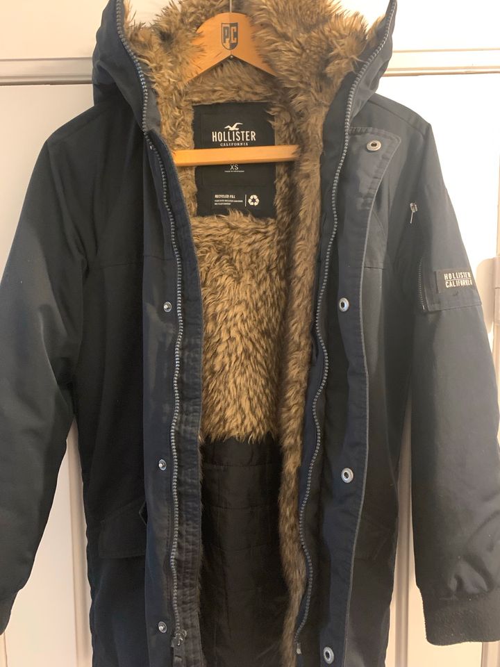 Hollister California Jacke/Mäntel Schwarz mit Kapuze Größe XS in Hamburg