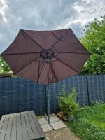 Fast neuer Schirm inklusive Ständer und Steinplatten Berlin - Spandau Vorschau