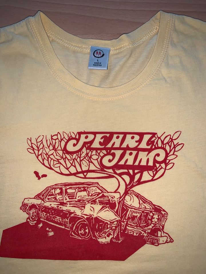 Pearl Jam Band Shirt Girls gelb-rot "Crash" S in Berlin