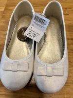 Okaidi Weiße Ballerina Gr. 34 Mädchen Schuhe Düsseldorf - Bilk Vorschau