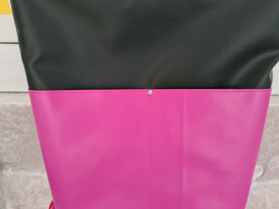 Umhängetasche „Flippo“ schwarz pink / Gurtbandtasche / Schulterta in Hamburg