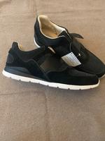 Neue UGG Damenschuhe Sneaker Laufschuhe Größe 42 Berlin - Neukölln Vorschau