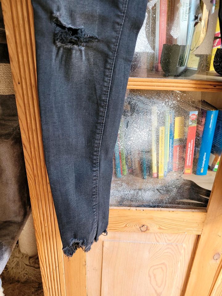 Jeans schwarz 36 in Werneck