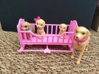 Barbie Hunde / Hundebarbies / Barbie Welpen mit Bett Brandenburg - Falkensee Vorschau