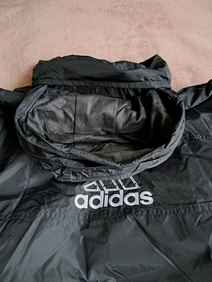 Adidas Jacke (Mantel) Größe L in Gießen