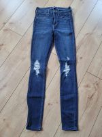 Hollister Jeans W 25 L 28  neuwertig dunkelblau Hessen - Amöneburg Vorschau