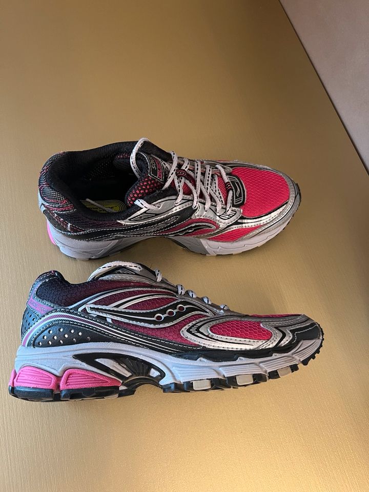 Saucony ProGrid Guide TR 4 Profi-Laufschuhe SCHWARZ PINK 37,5 in Kassel