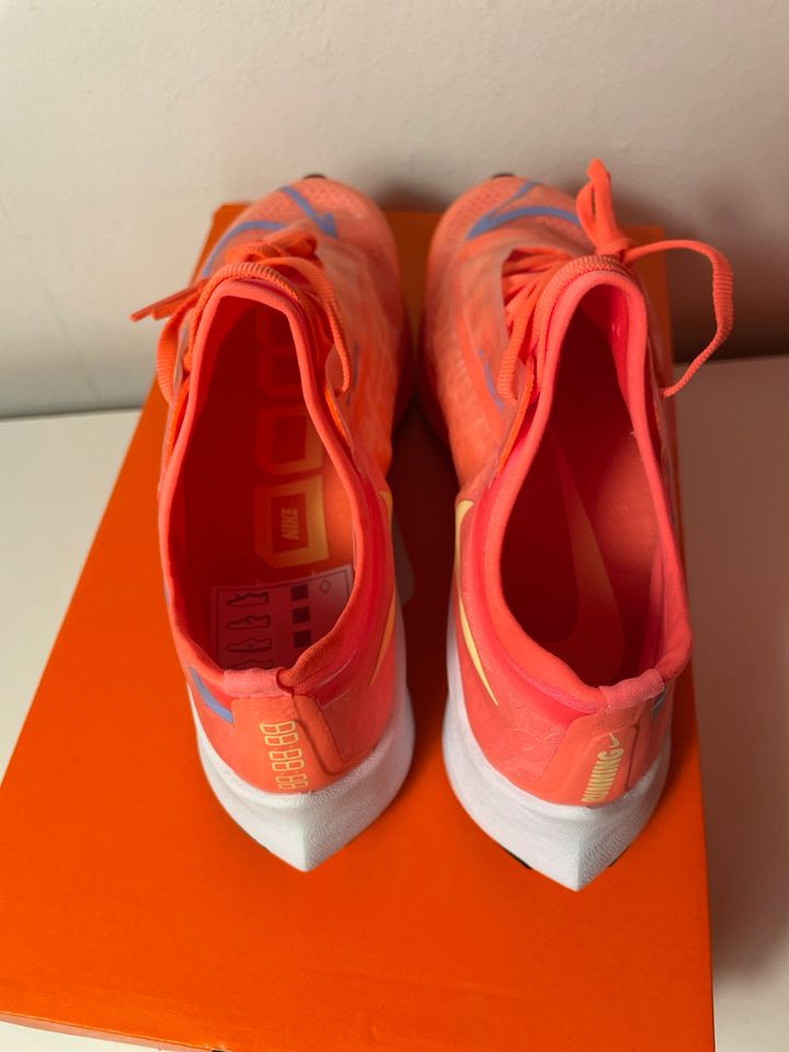 Nike Zoom Fly 3 Sneaker Gr. 36 / 36,5 NEU orange weiß in Aachen