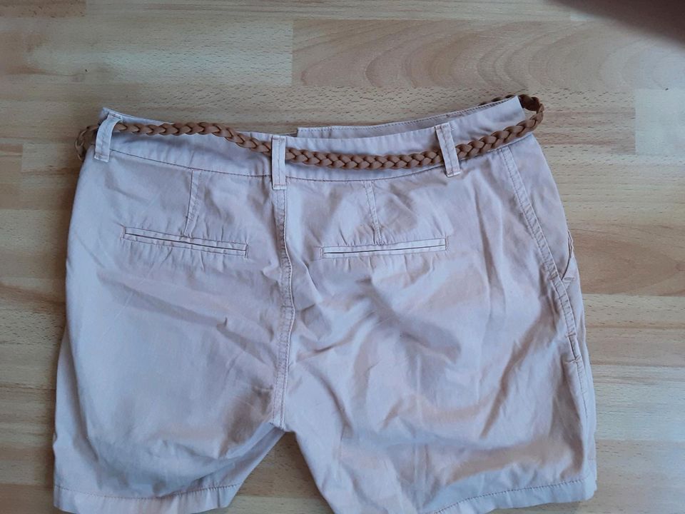 Damenshorts Größe S in rosa in Berlin