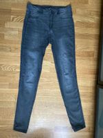 Jeans - Jeanshose - Hose - Gr.26 - Röhrenjeans - Pull&Bear Berlin - Lichtenberg Vorschau