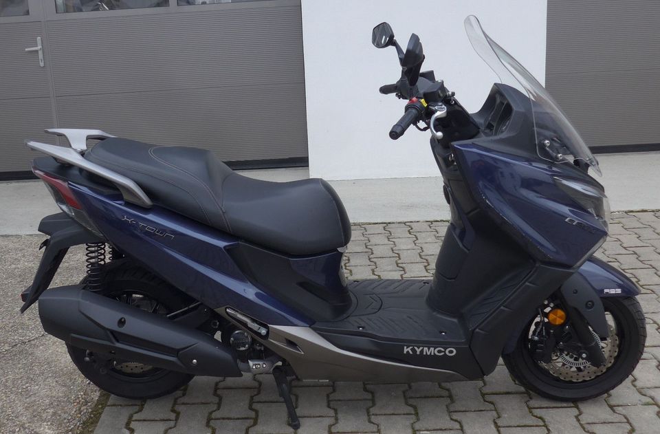 Kymco X Town CT 300i, vom Vertragshändler, Service neu in Landshut