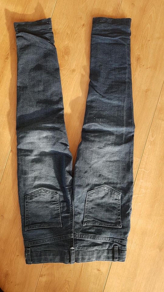 Gr. 128, Jeans, Pulli, Paket, Mädchenkleidung in Nauen