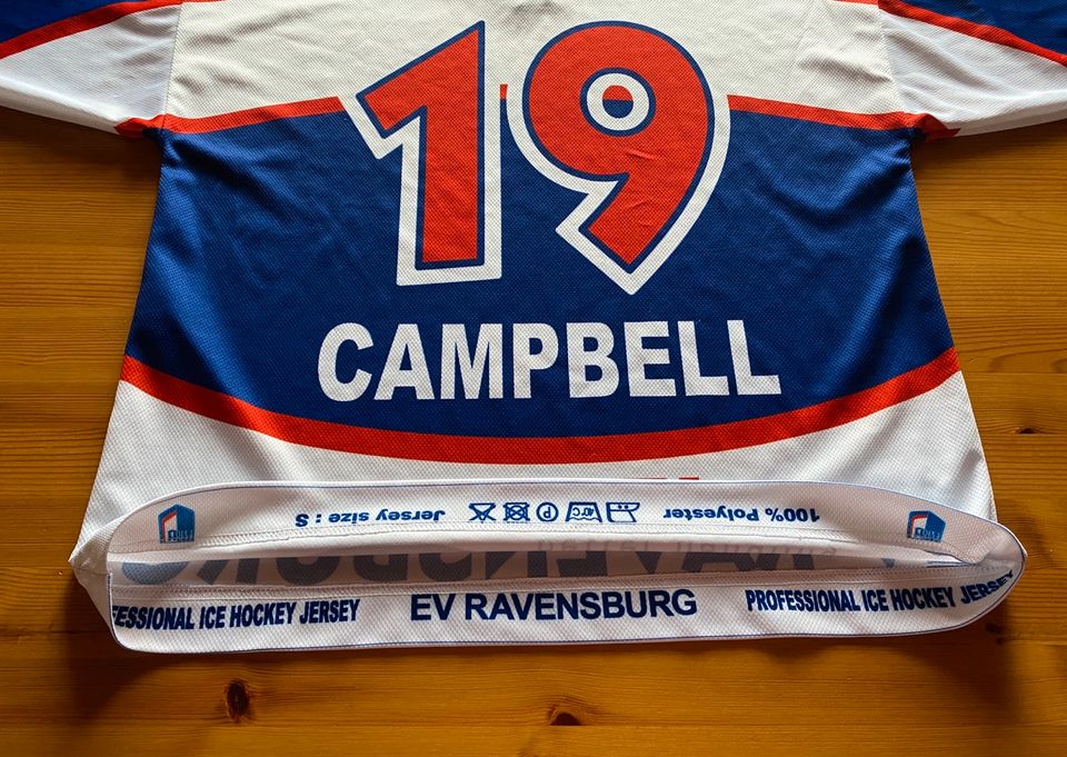 EV Ravensburg Campbell ERV Towerstars CHG Trikot DEL Eishockey in Friedrichshafen