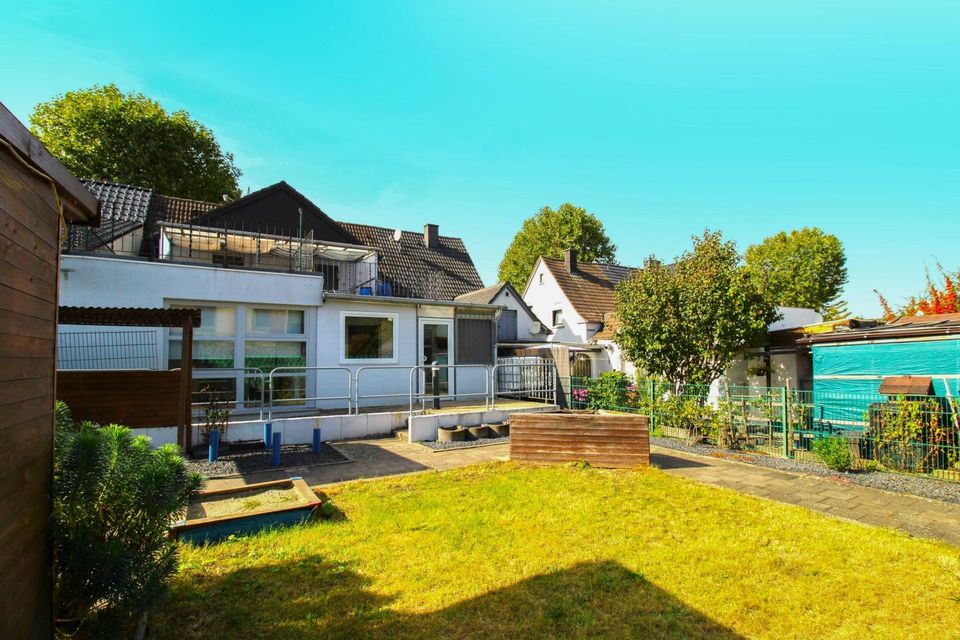 Ein- bis Zweifamilienhaus mit Gestaltungspotenzial - Reihenmittelhaus mit Garten und Garage in Übach-Palenberg