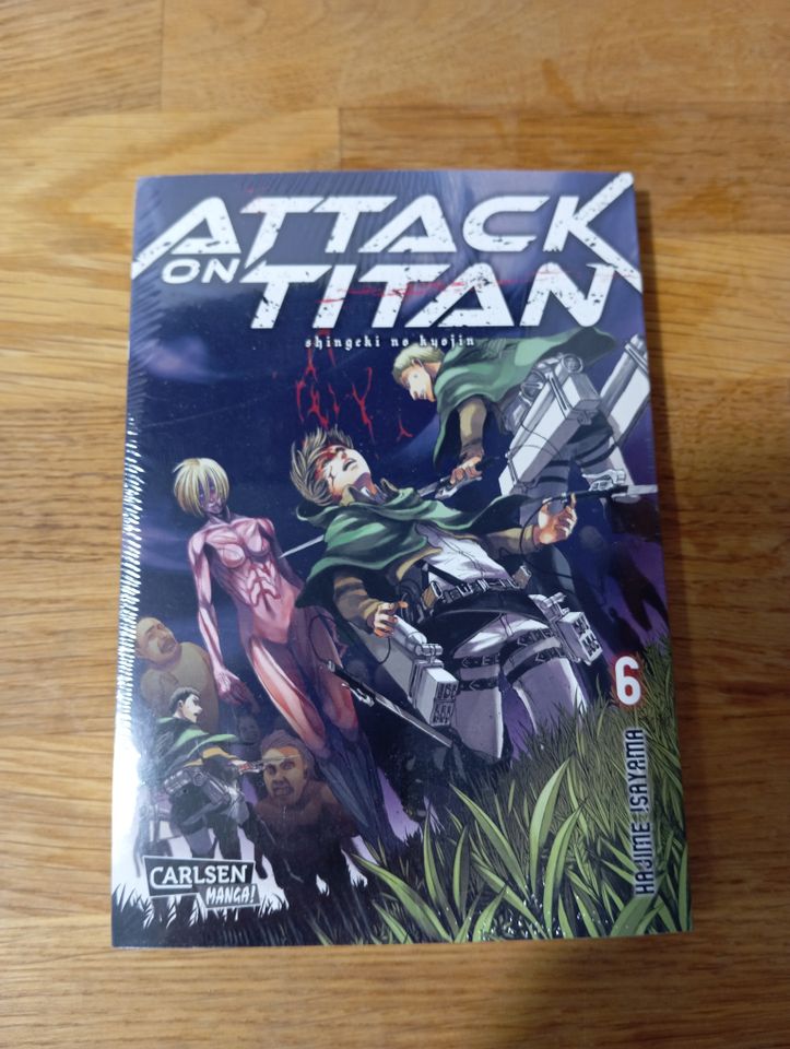 Attack on Titan Band 1-6 mit Sammelschuber für Band 1-5 in Albstadt
