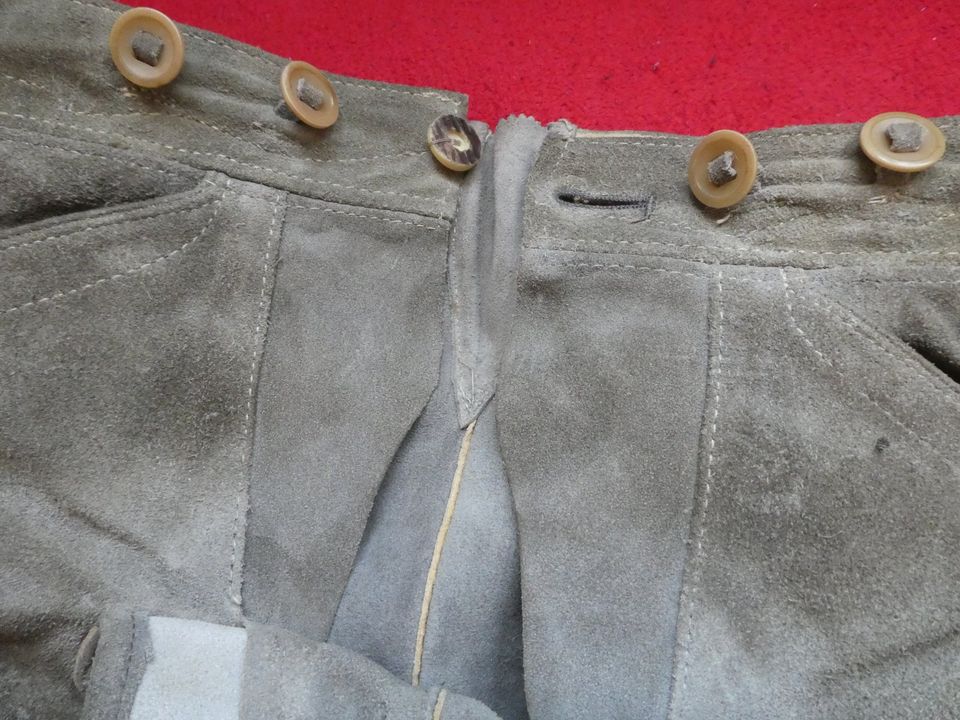 kurze Lederhose Pfadilederhose Spaltleder Gay Freizeit in Fürth