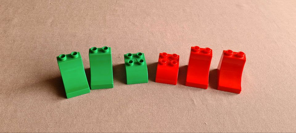 Lego Duplo Sondersteine abgerundet Bogen rot grün in Reinheim