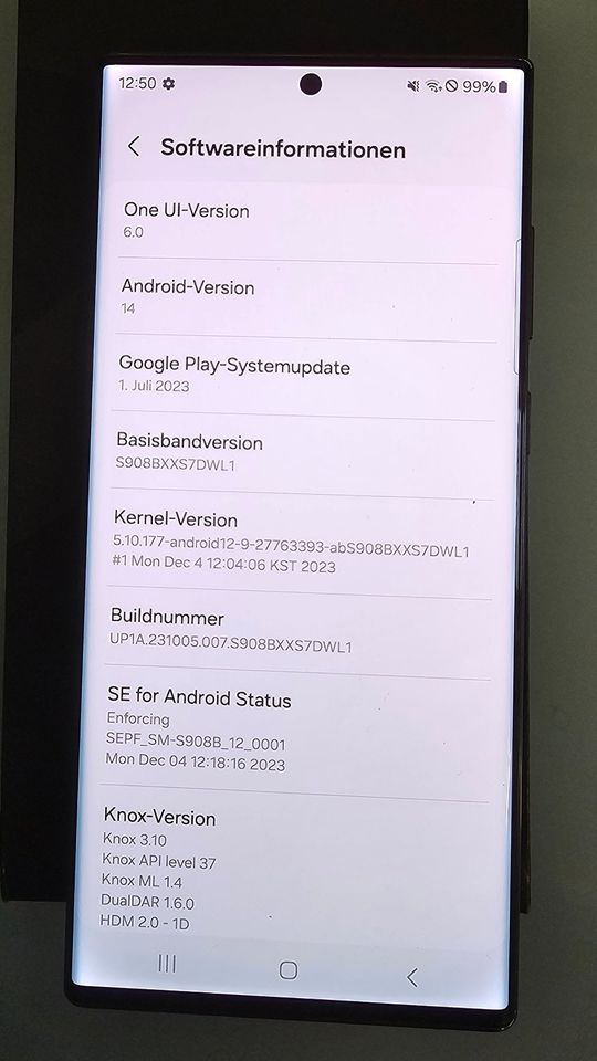 Samsung Galaxy S22 Ultra, 512 GB, neuwertig, mit Zubehör in Berlin