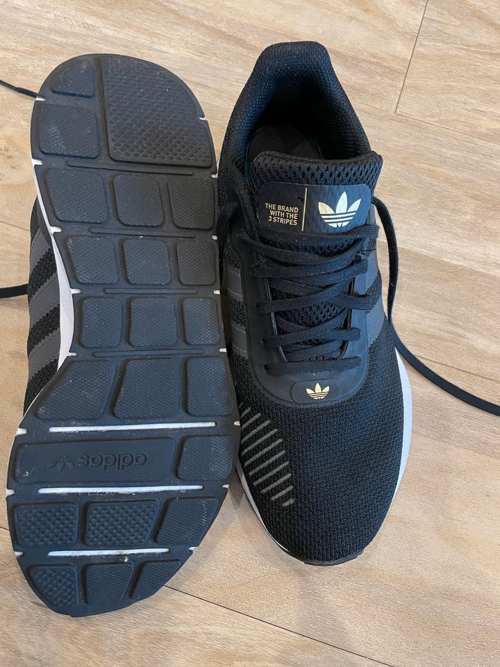 Adidas Schuhe in Voerde (Niederrhein)