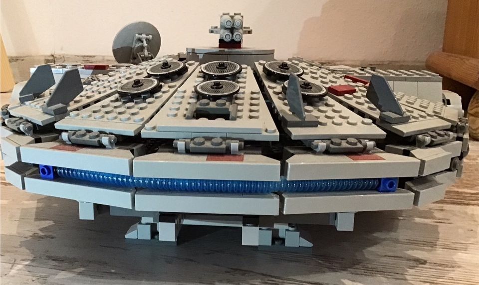 LEGO Star Wars Millenium Falcon - 7965 in Mühlingen