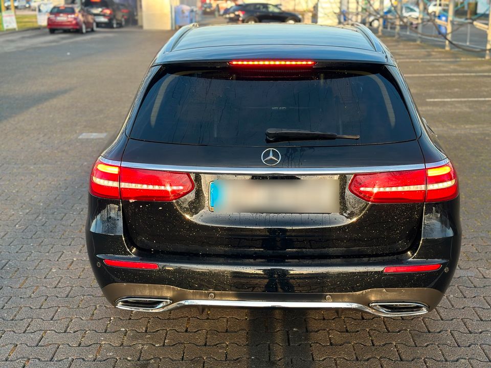 Mercedes E220 T Model AMG mit Behinderten Umbau in Schwetzingen