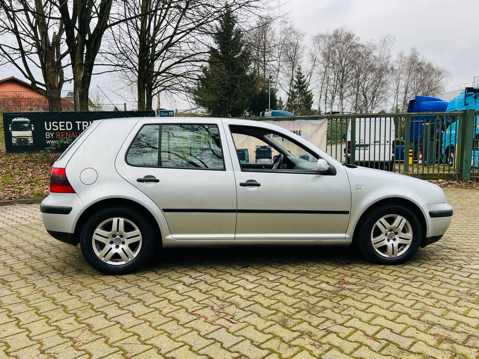 Volkswagen Golf 1.6 Special/AUTOMATIK/ 4-Türen in Essen