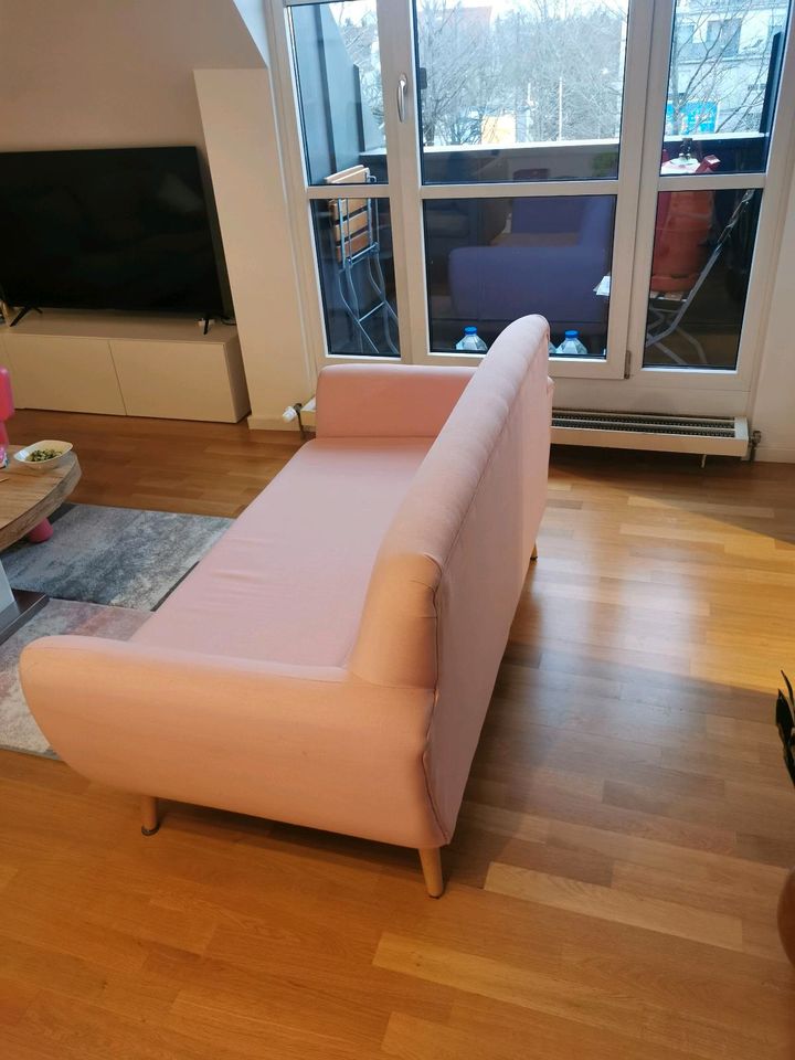 Sofa, rosa Farbe, Baby rosa in Gräfelfing