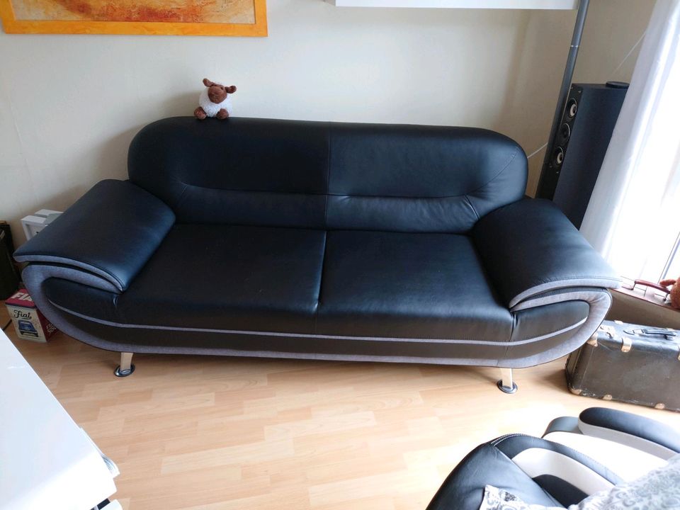 Sofa 2,5 Sitzer Zweieinhalb schwarz Kunstleder in Wendeburg