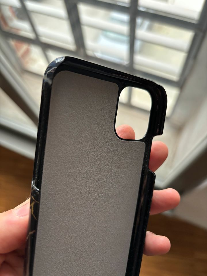 iPhone 11 Handyhülle Ideal of Sweden case in Viersen