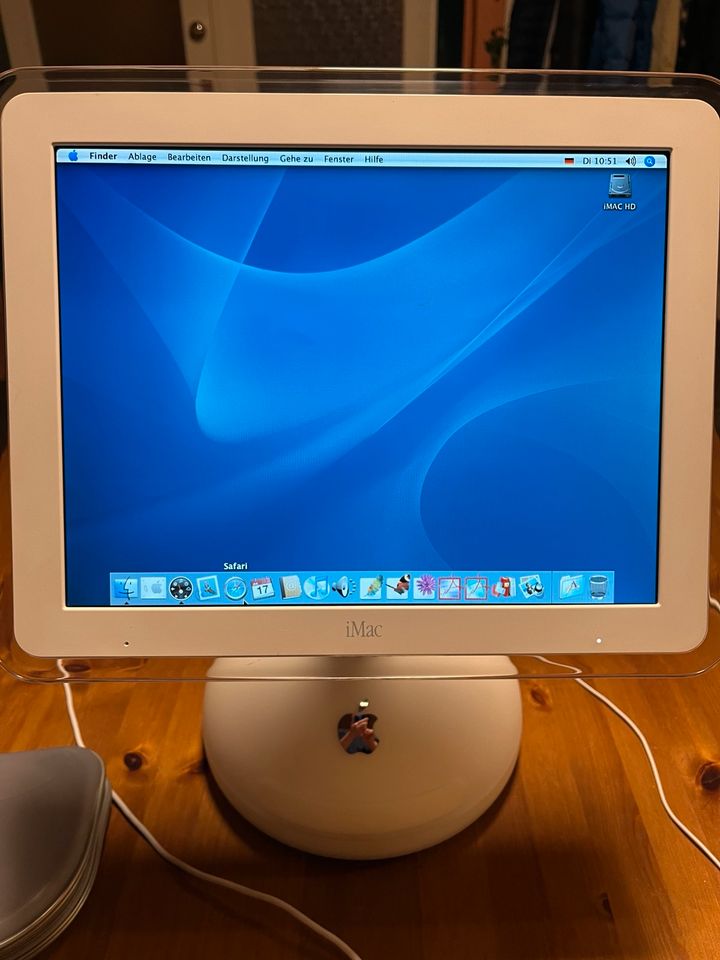 Apple iMac G4 PowerMac4, Design Klassiker, 800 MHz, funktioniert in Bielefeld