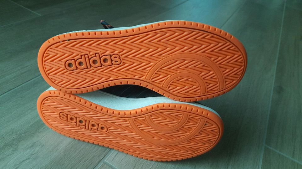 Adidas Sneaker gefüttert Hoops Mid 20 K ,  Gr.36 , wie neu! in Visselhövede