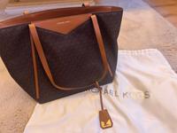 Michael Kors Damen Handtasche neu Mitte - Tiergarten Vorschau