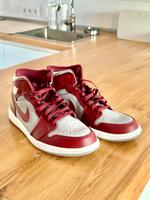 Nike Air Jordan 1 Mid Kirchholzrot Grau Grey Rot Kirch EU 46 Neu Hessen - Gernsheim  Vorschau