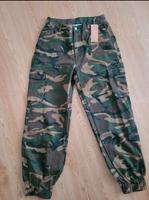 Cargo Jeans mit Camouflage Muster Gr. L neu Baden-Württemberg - Küssaberg Vorschau