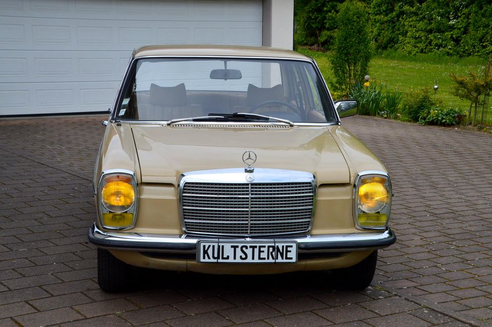 Mercedes W115 220D Bauj.74 guter Zustand H.Kennz. Neu in Ronneburg Hess