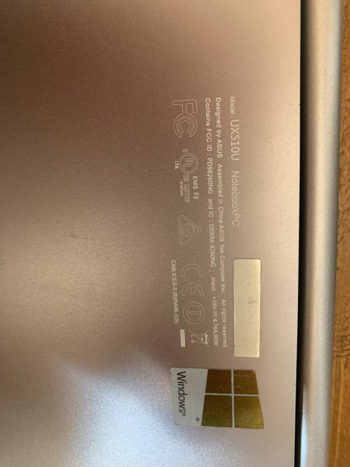 Asus UX520UXK Notebook Zenbook Intel Core i5; 15,6" in Düsseldorf