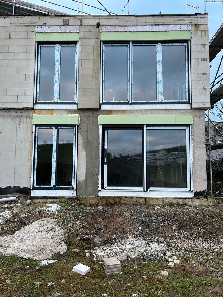 Fensterbau , Kunststoff Fenster mit Rollladen in Mudersbach