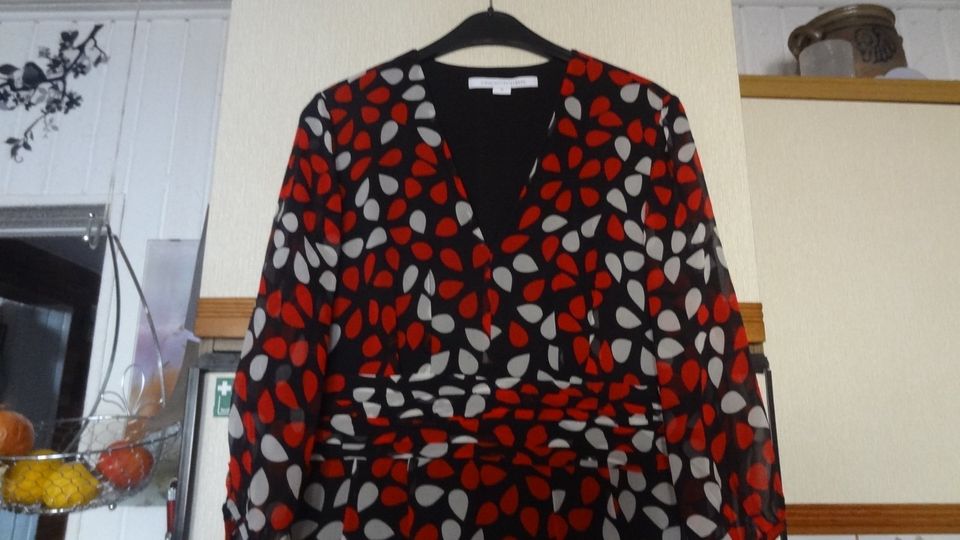 DIANE  FURSTENBERG   Seidenkleid   Schwarz-Rot -Weiß  Gr. 40  NEU in Mackenbach