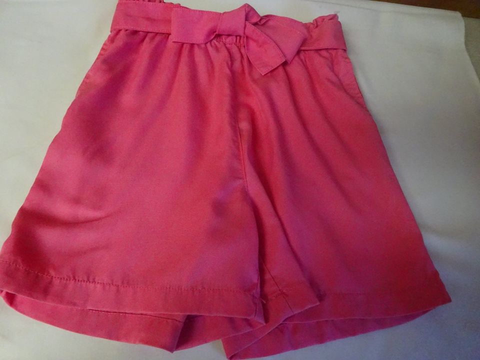 Kurze Hosen Shorts Gr. 152 in Gifhorn