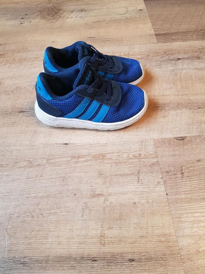 Adidas schuhe in Stulln