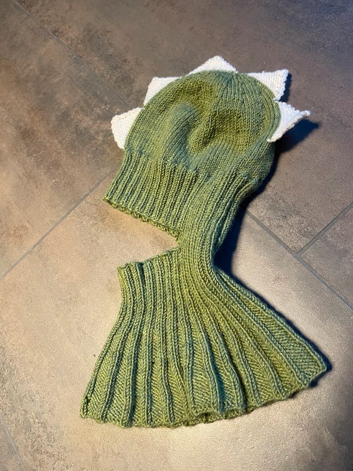 Strickmütze, Drache, Dino Handarbeit in Doberschau