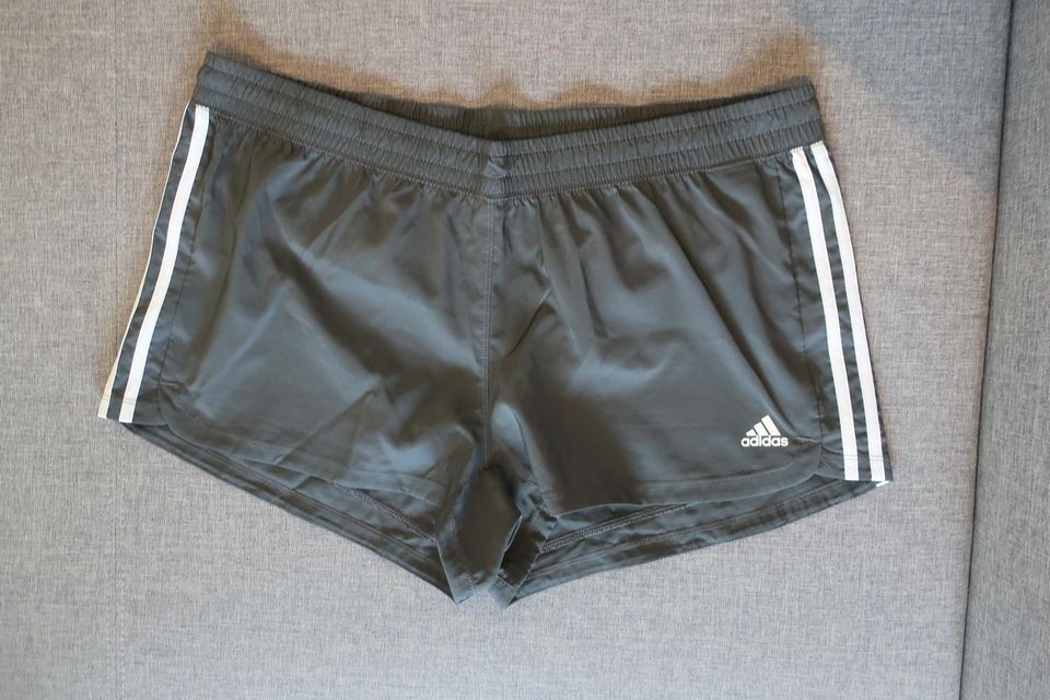 Adidas Sport-Shorts "Aeroready" Damen schwarz XL/46 in Dortmund