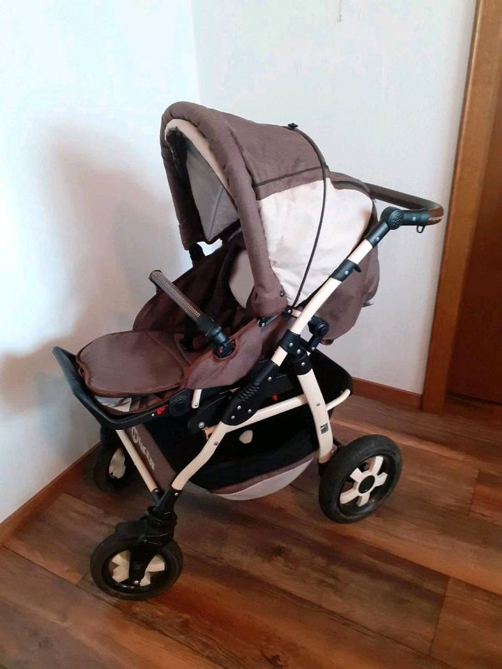 Kinderwagen 3 in 1 Set mit Zubehör in Löhne