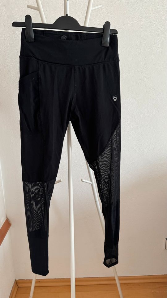 Ocean Apart Damen Leggings schwarz Größe M guter Zustand in Horgau