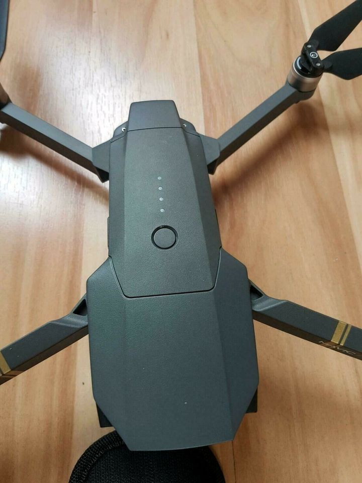 Drohne Mavic pro mit einem Akku  und viel Zubehör, neuwertig in Fellbach