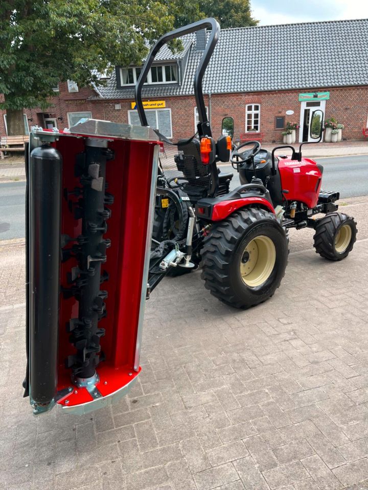 Kleintraktor mit Mulcher - Heckmulcher schwenkbar Yanmar SA 424 R in Wardenburg