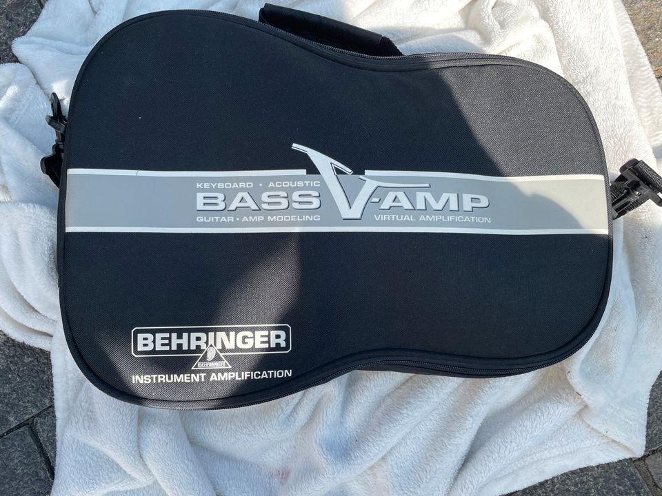 Behringer Bass V-Amp Multieffektgerät in Neuwied