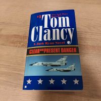 Englisches Buch von Tom Clancy "Clear and present danger" Hessen - Groß-Umstadt Vorschau